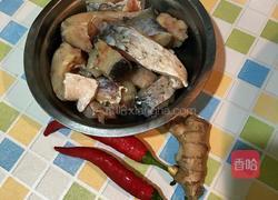 黄焖鱼块的做法图解1