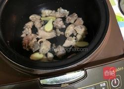 木耳鸡汤的做法图解3