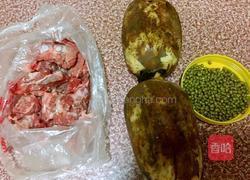 莲藕绿豆排骨汤的做法图解1