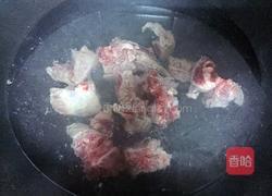 莲藕绿豆排骨汤的做法图解3