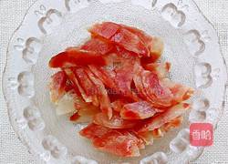 洋葱炒香肠的做法图解2