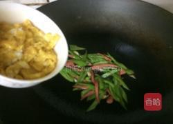 青椒火腿肠炒鸡蛋的做法图解6