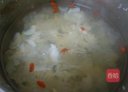 银耳百合莲子汤的做法图解6