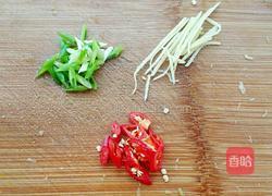 芹菜牛肉的做法图解2