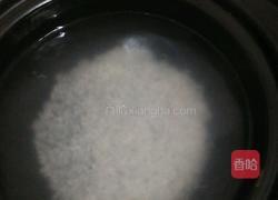砂锅皮蛋瘦肉粥的做法图解4