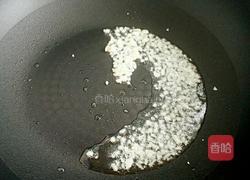 奶油蘑菇意面的做法图解3