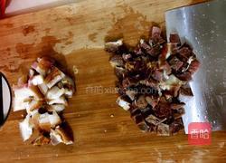 腊肉炒土豆的做法图解1