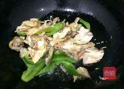 青辣椒炒鸡肉的做法图解6