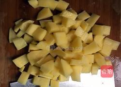 腊肉炒土豆的做法图解2