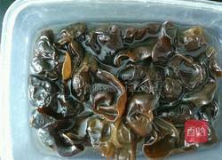 木耳炖鸡的做法图解2