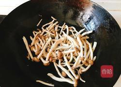 黄瓜炒海鲜菇的做法图解4