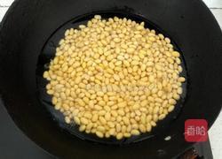 黄豆芽炒肉皮的做法图解3