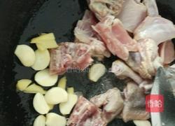 蘑菇烧鸡的做法图解3