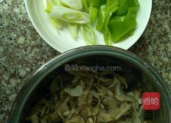 五花肉炒笋的做法图解2