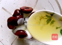 车厘子奶昔的做法图解4