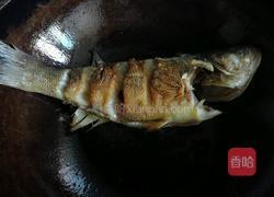 豆瓣酱烧鲈鱼的做法图解6