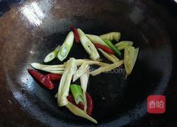 豆瓣酱烧鲈鱼的做法图解7