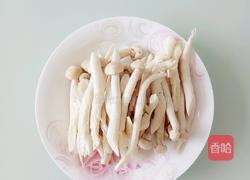 牛肉海鲜菇的做法图解1