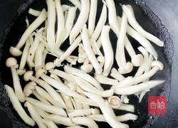牛肉海鲜菇的做法图解5