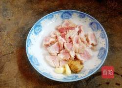 炖猪肉的做法图解1