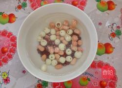 桂圆莲子八宝粥的做法图解2
