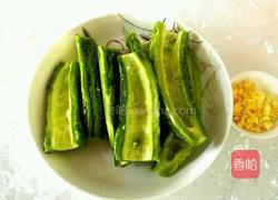 豆豉炒苦瓜的做法图解1