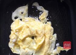 芹菜胡萝卜炒鸡蛋的做法图解4