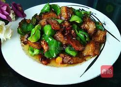 青椒五花肉的做法图解1