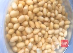 黄豆烧猪蹄的做法图解3