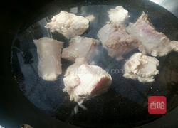 苦瓜猪骨汤的做法图解3