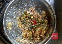 金银花菊花茶的做法图解3