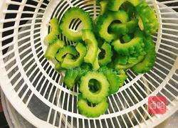 苦瓜炒虾仁的做法图解10