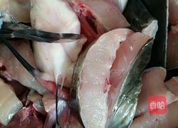 浇汁红烧鱼的做法图解2