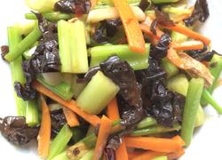 木耳炒芹菜