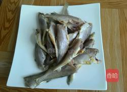 酥香小黄花鱼的做法图解1