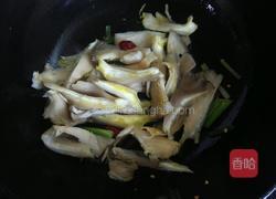 白菜炒鲜蘑的做法图解5