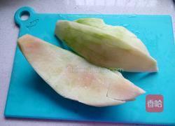 西瓜皮炒蛋的做法图解2