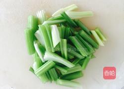 西芹腰果虾仁的做法图解4