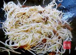 豆豉鲮鱼绿豆芽的做法图解8