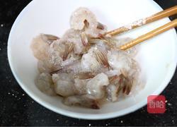 虾仁猪肉丸的做法图解2