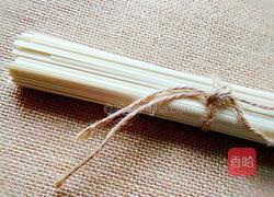 葱花鸡蛋面的做法图解1