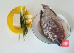 清汤鲫鱼的做法图解1