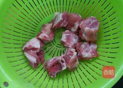 啤酒炖排骨的做法图解1