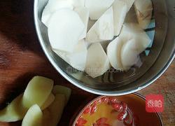 淮山枸杞子排骨汤的做法图解2