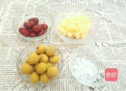 银耳桂圆红枣汤的做法图解1