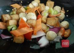 鱼丸鱼豆腐炒时蔬的做法图解4