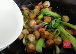 鱼丸鱼豆腐炒时蔬的做法图解6