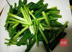 猪血韭菜汤的做法图解2