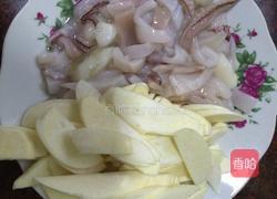茭白炒鱿鱼的做法图解1