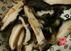 鸡蛋香菇汤的做法图解1